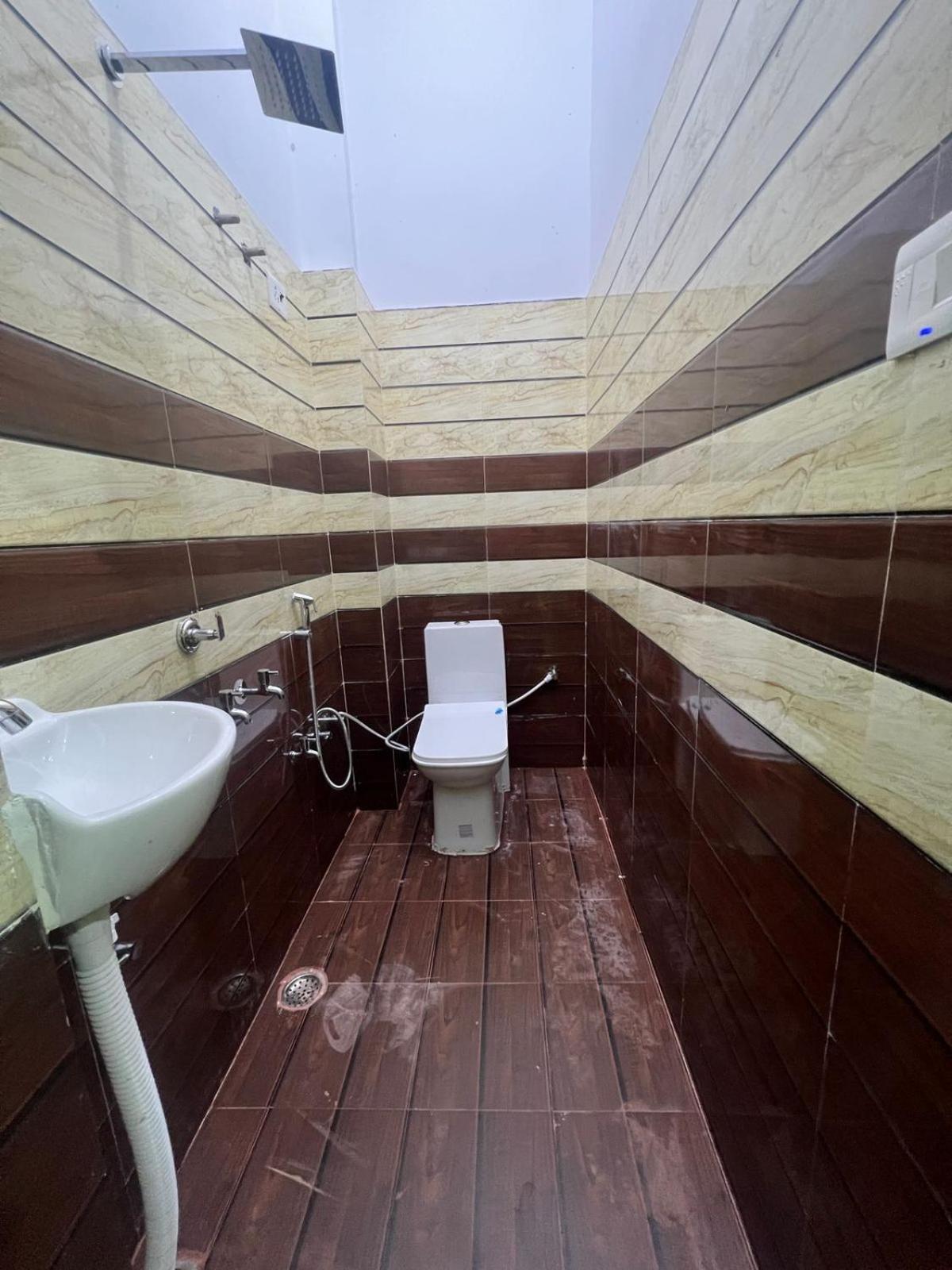 Hotel Vijay Palace Ayodhya Buitenkant foto
